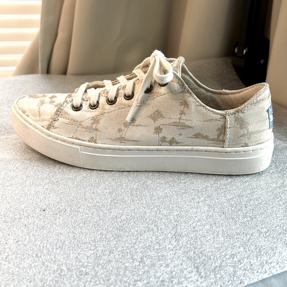 TOMS 7.5 Sneaker - Picture 4 of 9